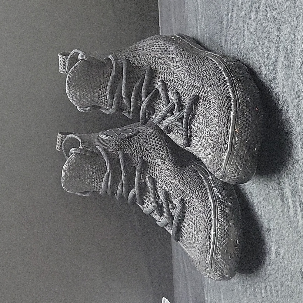 Converse High Top Brand new.